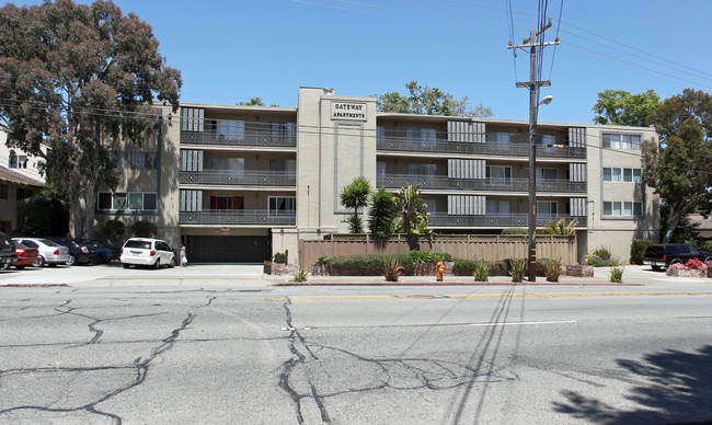 Gateway Apartments in San Mateo, CA - Building Photo - Building Photo