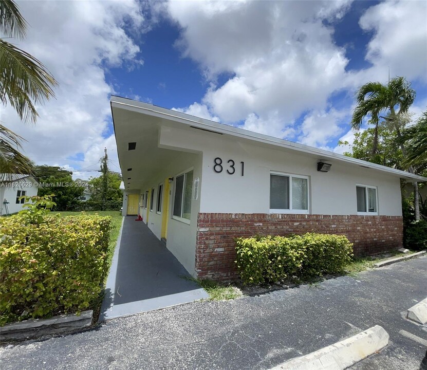 831 NW 1st Ave, Unit 2 in Fort Lauderdale, FL - Building Photo