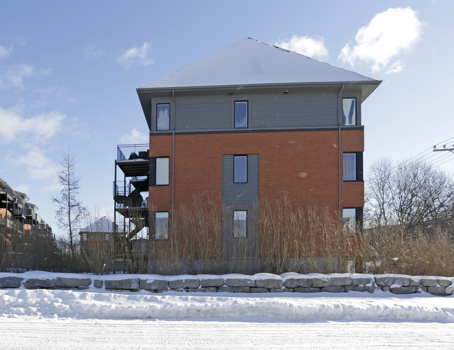 201-207 Bouchard Boul in Dorval, QC - Building Photo