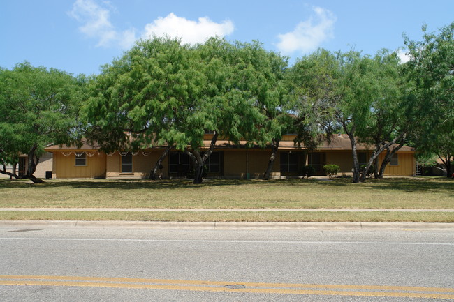 Treyway Terrace Apartments in Corpus Christi, TX - Foto de edificio - Building Photo