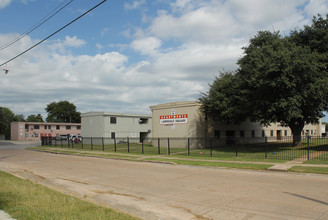 Manchester Square Apartments in Houston, TX - Building Photo - Building Photo