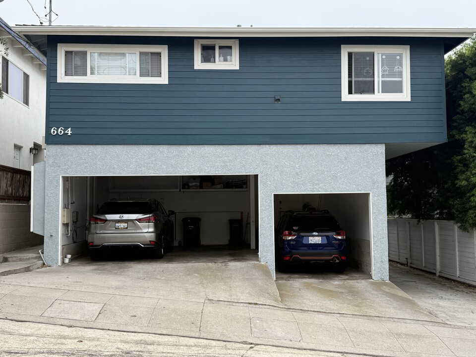 664 4th St, Unit C in Hermosa Beach, CA - Building Photo