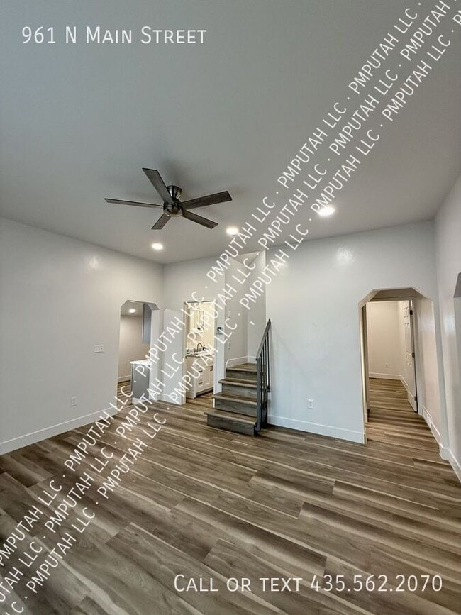 961 N Main St in Willard, UT - Building Photo - Building Photo