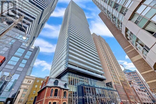 property at 15-1715 Grenville St