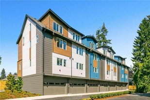 2156 N 185th St in Shoreline, WA - Building Photo