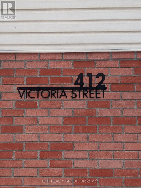 412 Victoria St N in Tweed, ON - Building Photo