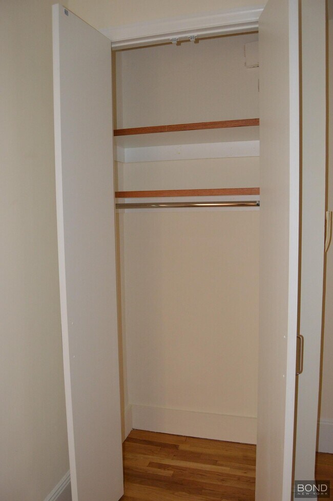 200 Riverside Dr in New York, NY - Building Photo - Building Photo