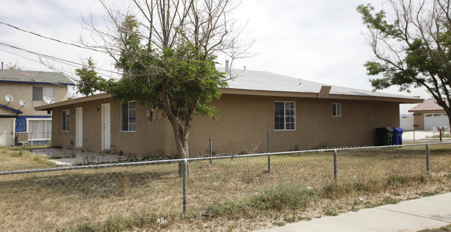 18122 Casaba Rd in Adelanto, CA - Building Photo - Building Photo