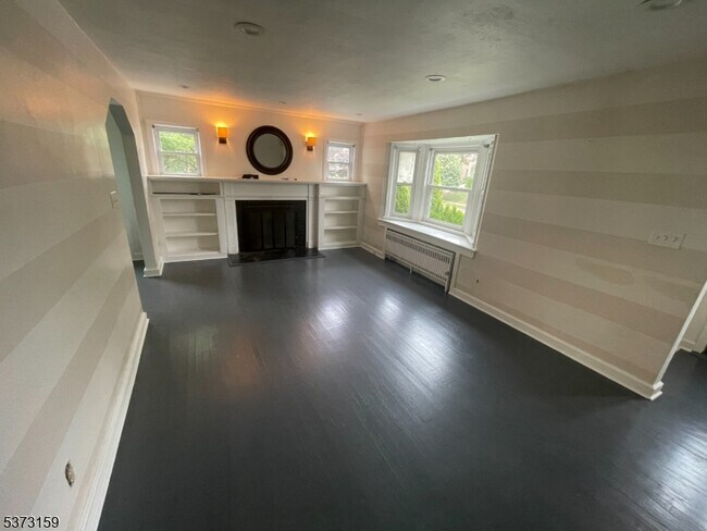 132 Morristown Rd in Linden, NJ - Building Photo - Building Photo