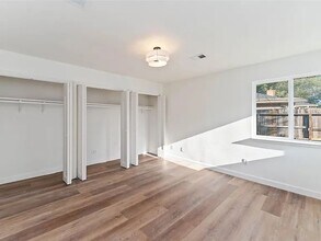 10307 Staghill Dr in Houston, TX - Foto de edificio - Building Photo