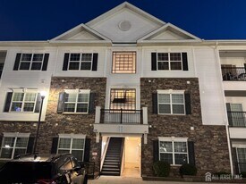 518 Tavern Rd in Monroe Township, NJ - Building Photo
