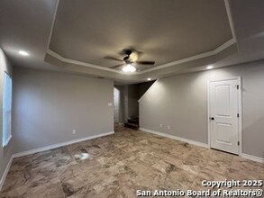 6303 Luglio Ln in San Antonio, TX - Foto de edificio - Building Photo