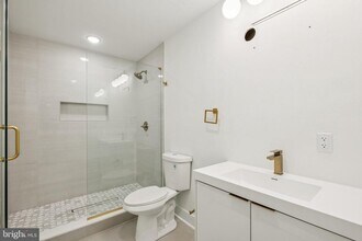 5034 Florence Ave in Philadelphia, PA - Building Photo - Building Photo