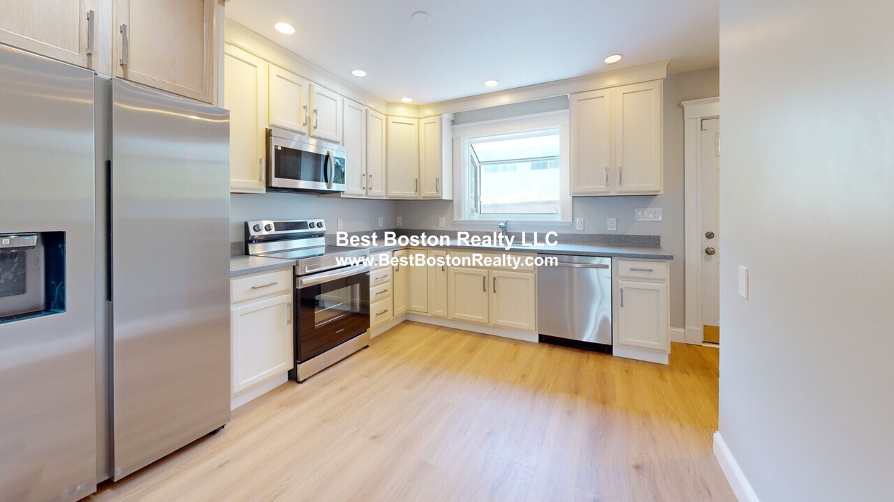 3 Harris Rd in Medford, MA - Building Photo