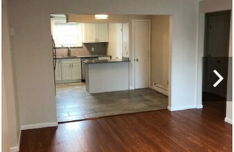 21 Thomas Ave-Unit -2 in Bourne, MA - Building Photo - Building Photo