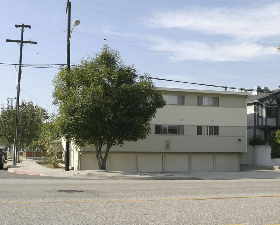 18205 Grevillea Ave in Redondo Beach, CA - Foto de edificio