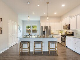 7816 Vista Mejor Dr in Austin, TX - Building Photo