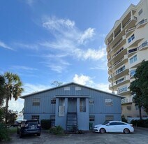 17 Riverside Dr in Cocoa, FL - Building Photo