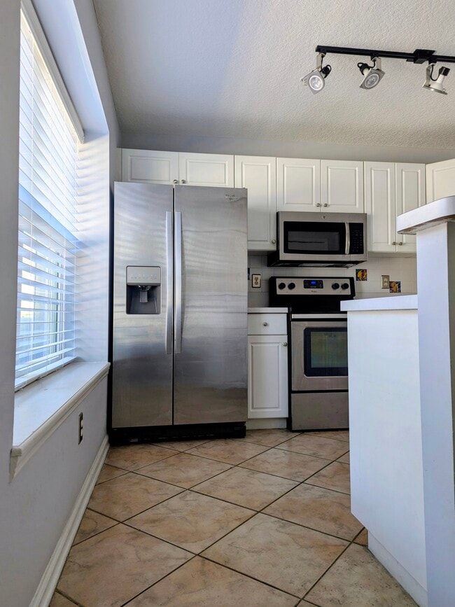 374 1st St S in Jacksonville Beach, FL - Building Photo - Building Photo