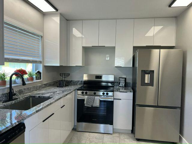 4746 Carefree Trail in West Palm Beach, FL - Building Photo - Building Photo