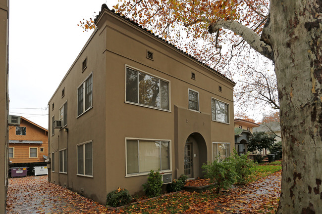 1501 T St in Sacramento, CA - Foto de edificio - Building Photo