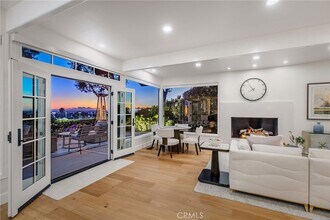 3007 Harbor View Dr in Newport Beach, CA - Building Photo - Building Photo