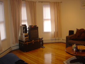 143 Hillside St, Unit 1 in Boston, MA - Building Photo - Building Photo