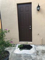 18445 NW 88th Pl, Unit 1 in Hialeah, FL - Building Photo