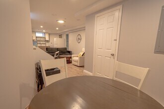 726 Metropolitan Ave in Boston, MA - Building Photo - Building Photo