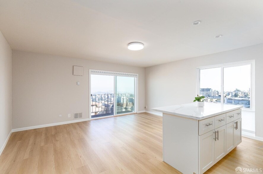 646 Corbett Ave, Unit 508 in San Francisco, CA - Building Photo