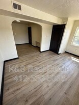 144-144 W 9th Ave in Homestead, PA - Building Photo