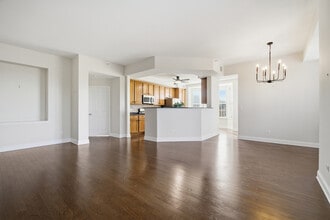 2700 Summit Dr in Glenview, IL - Building Photo - Building Photo