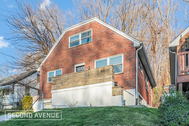 property at 550 Fairbanks Ave