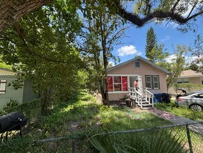 8410 N Elmer St in Tampa, FL - Foto de edificio - Building Photo