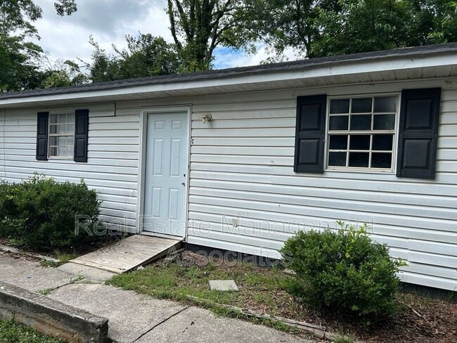 property at 413 N Hill St
