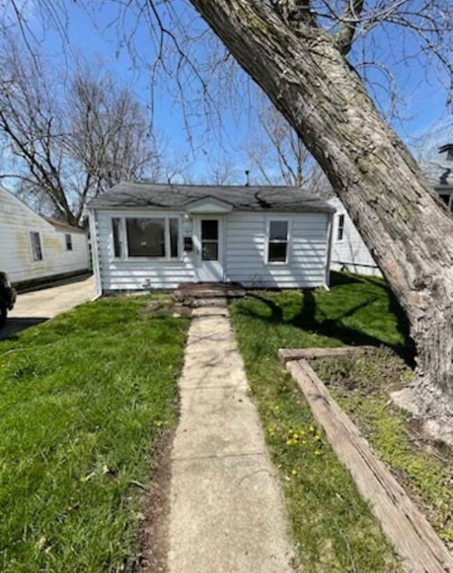 property at 1017 N Taylor Ave