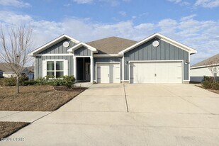 453 Albert Meadow Ln in Panama City, FL - Building Photo