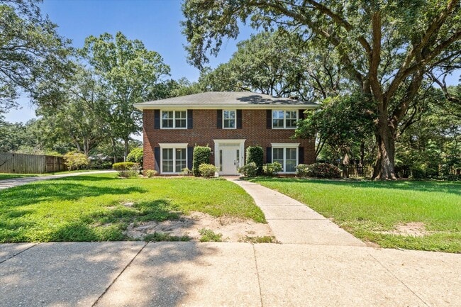 property at 1904 Hickory Knot Ct