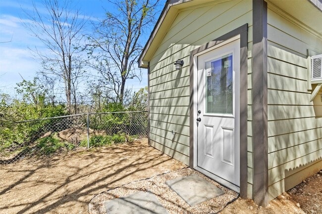 2409 Shropshire St in Fort Worth, TX - Building Photo - Building Photo