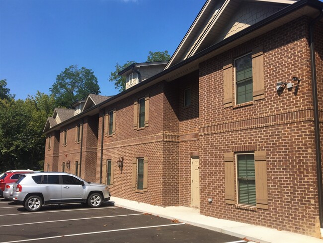 255 E 14th St, Unit D in Cookeville, TN - Foto de edificio - Building Photo