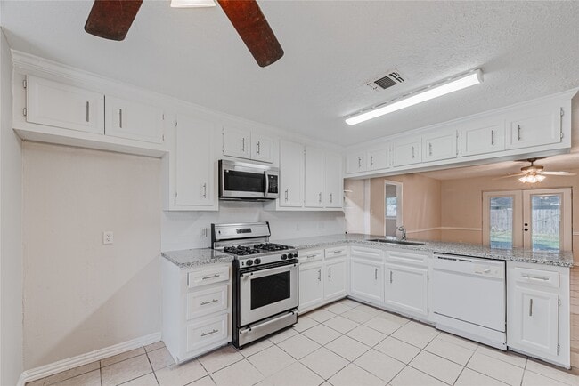 property at 2021 Kingsdale Dr