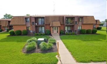 Hyde Park West Apartments in Mount Orab, OH - Building Photo - Building Photo