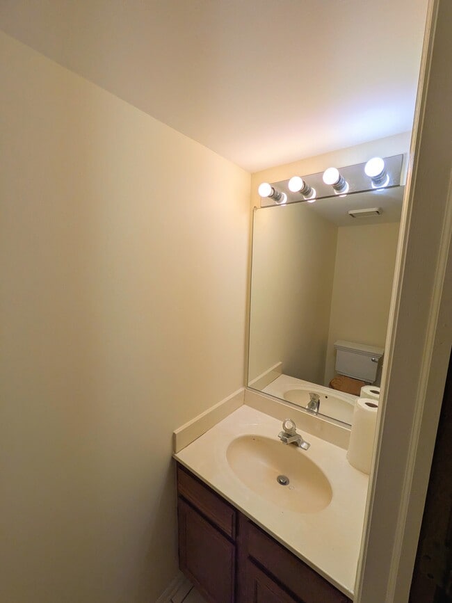 28 N Oltendorf Rd in Streamwood, IL - Building Photo - Building Photo