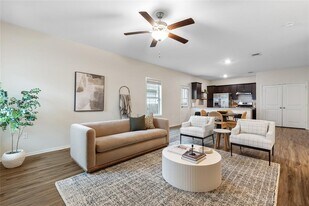 7101 Spirit Hill Rd in Austin, TX - Building Photo