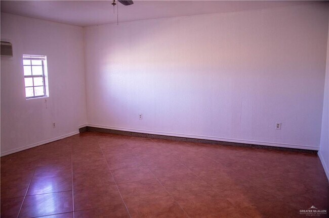 18 S 41st St in McAllen, TX - Building Photo - Building Photo