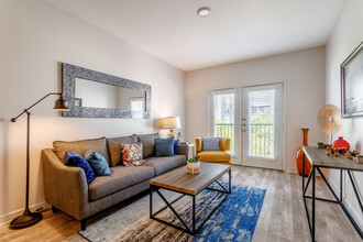 Lincoln Place in Loveland, CO - Foto de edificio - Interior Photo