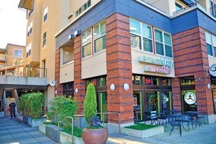 7800 Plaza in Mercer Island, WA - Building Photo