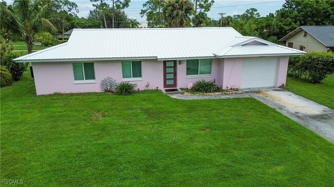 1323 Torreya Cir in North Fort Myers, FL - Building Photo - Building Photo