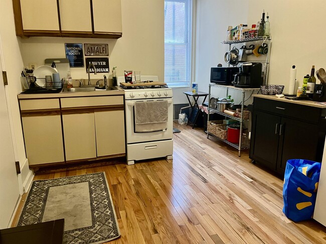 219 Park Ave in Hoboken, NJ - Building Photo - Building Photo