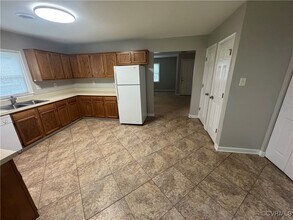 10112 Molly Ln in Glen Allen, VA - Building Photo - Building Photo
